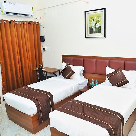 첸나이 Jn Residency Perungudi B&B 외부 사진
