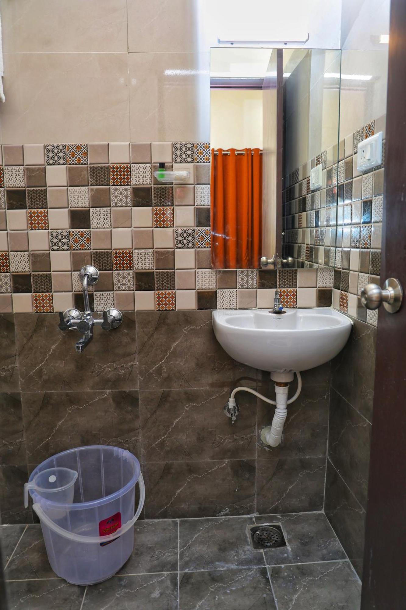 첸나이 Jn Residency Perungudi B&B 외부 사진